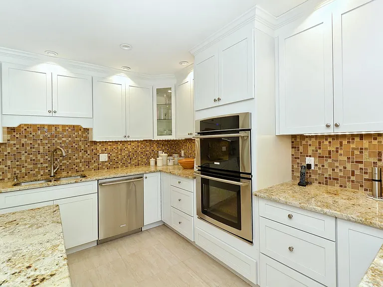 High-end stainless steel appliances and granite counters