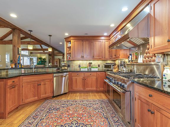 2nd image of 62 Elizabeth Lane