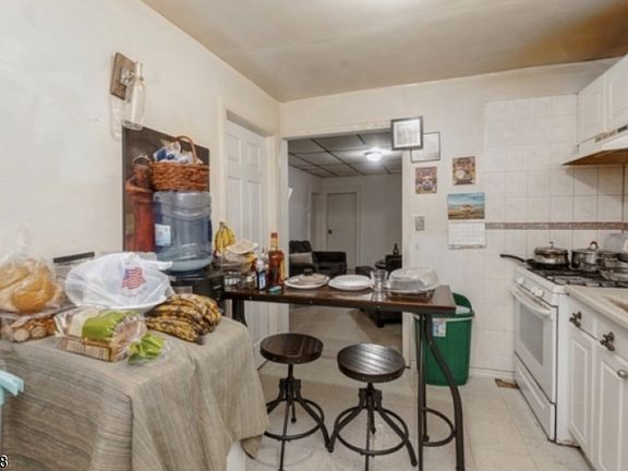 5th image of 148 Barclay St