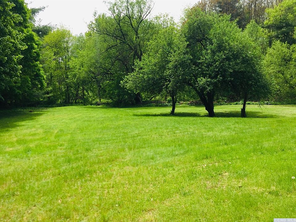 2nd image of 14 Old Mill Dr