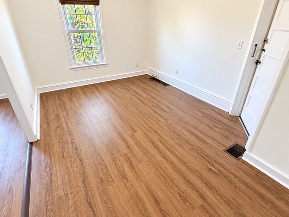 2nd image of 272 Linden St APT 3