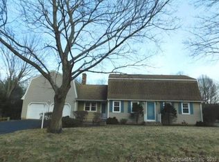 206 Valley View Rd, Manchester, CT 06040