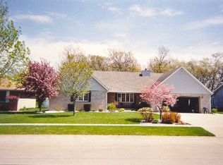 385 S Carol Ln, Braidwood, IL 60408
