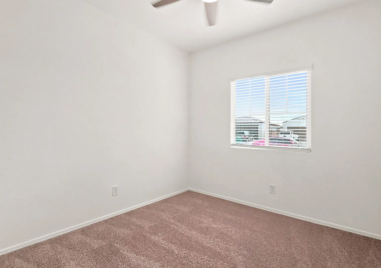 Small but very clean and convenient location! — Photo 4