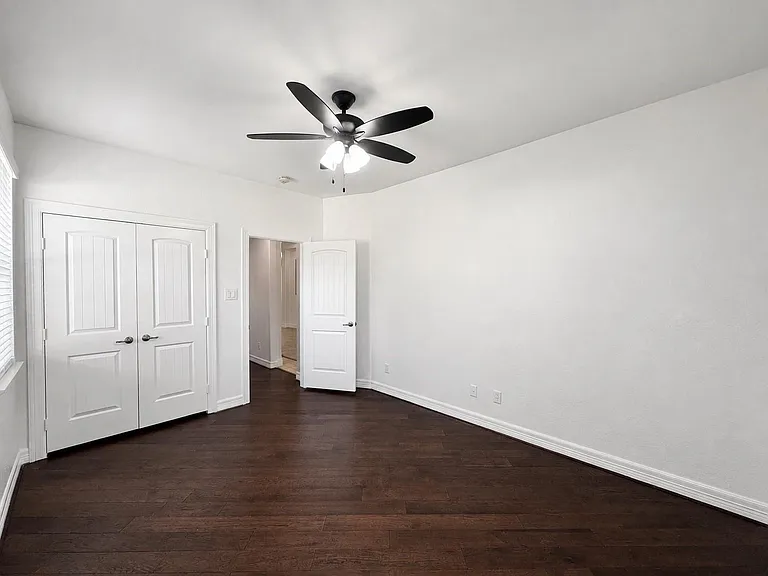 3301 Elm Creek Dr — Photo 6