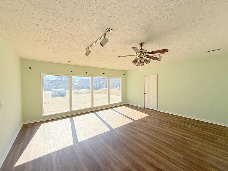 158 Lewis Ln — Photo 13