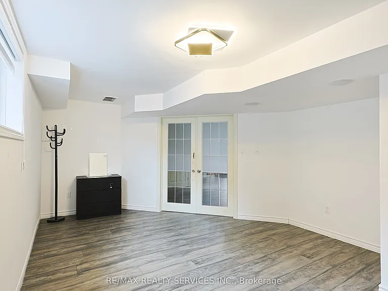 49 Woodhatch Cres #BASEMENT — Photo 10