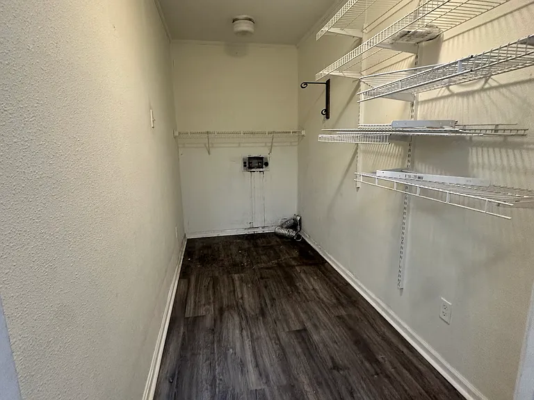 802 Oak Hurst Dr — Photo 11