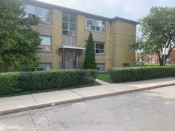 2719 Lake Shore Blvd W #6, Toronto, ON M8V 1G9