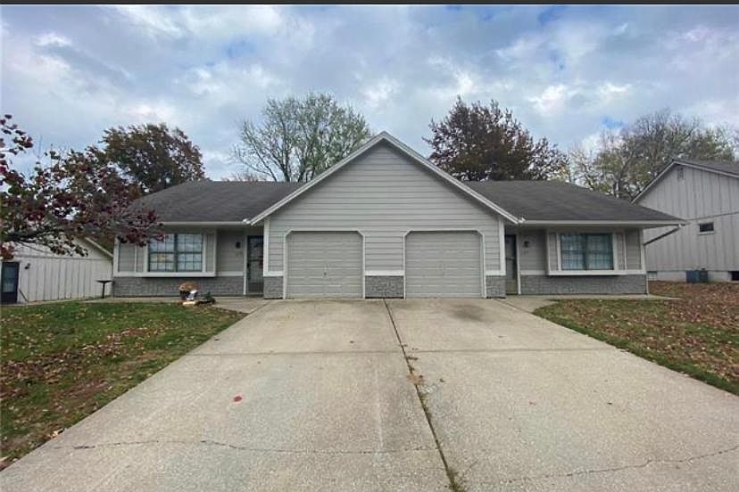 1st image of 125 SE Greystone Dr