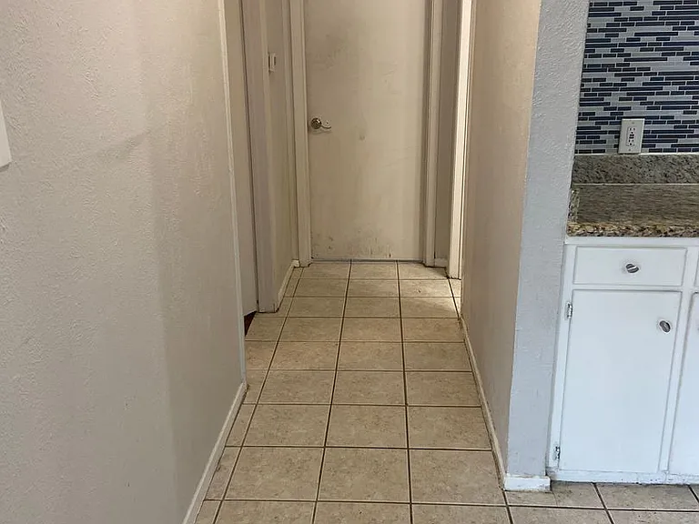 2428 Louise St #2505 — Photo 57