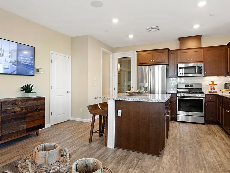 Spacious Townhomes in Provence at Natomas — Photo 22