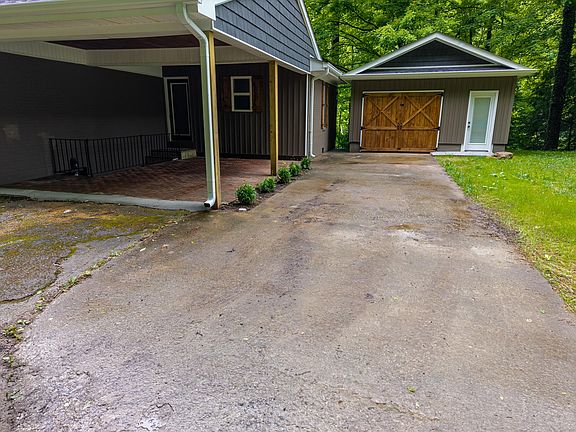 5th image of 1384 Hemlock Ln