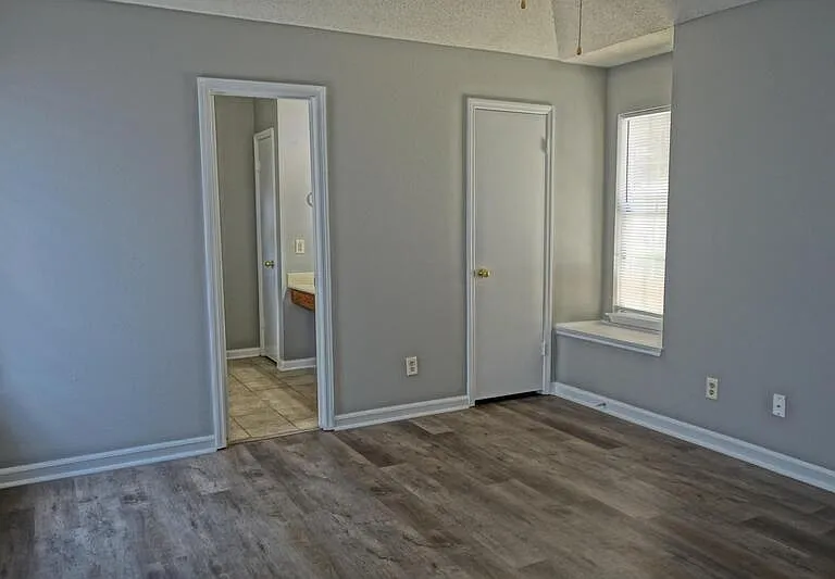13916 Sandhurst Dr SW — Photo 10