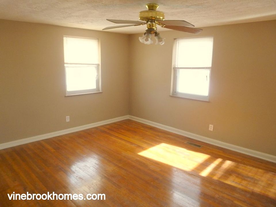 1st image of 2870 Byrneside Dr #0