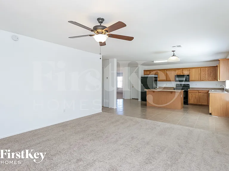 33140 N Cat Hills Ave — Photo 4
