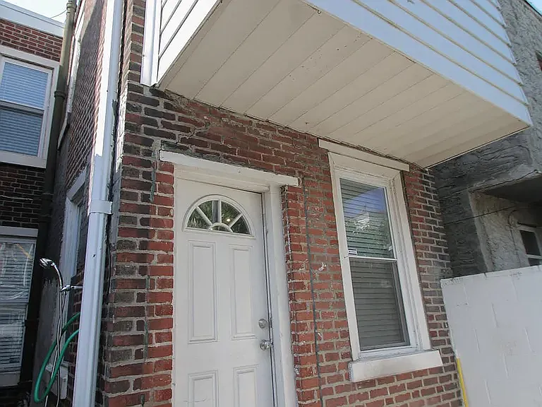 405 Tree St — Photo 16