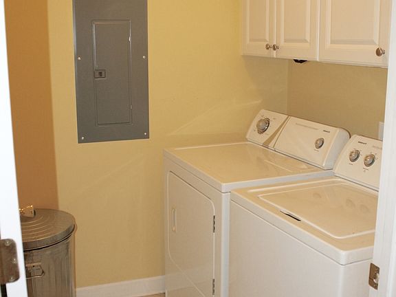 5th image of 3921 Sterling Pointe Dr Unit Ll10