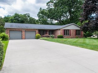1179 Lakeside Dr S, Battle Creek, MI