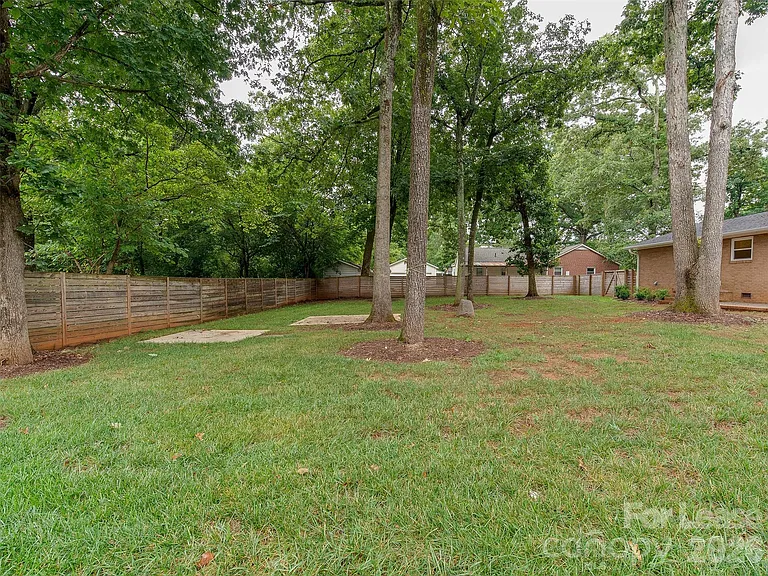 5646 Oak Dr — Photo 30
