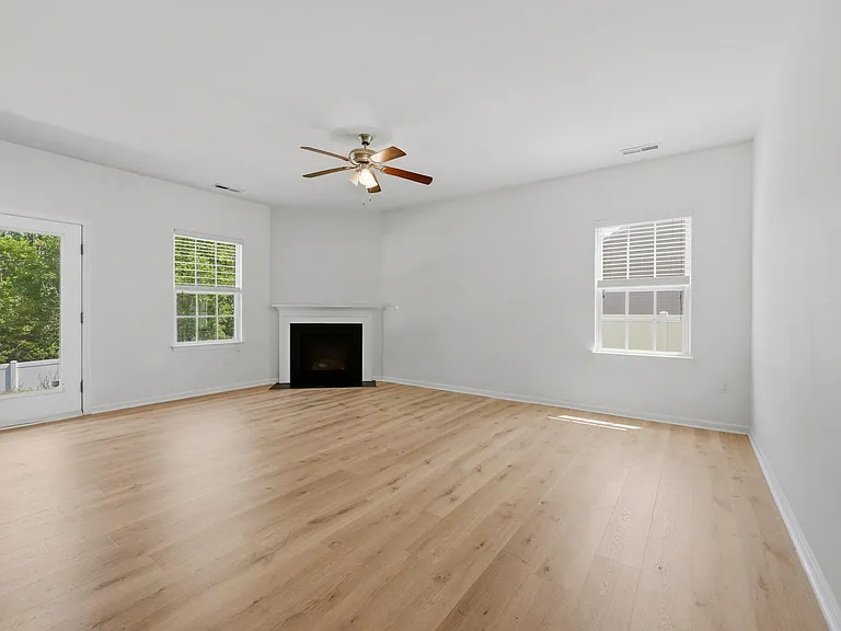 107 Zulabelle Ct — Photo 8