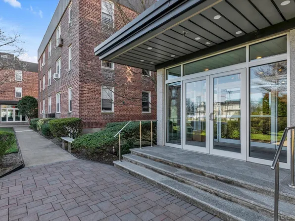 530 Dubois Avenue #16C, Valley Stream, NY 11581