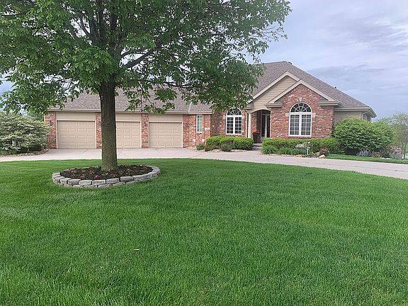 2nd image of 10913 Fairway Dr