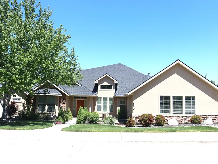 580 E Fallingbranch Dr — Photo 2