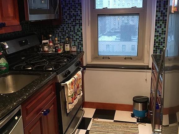 3rd image of 159 W 53rd St APT 20G