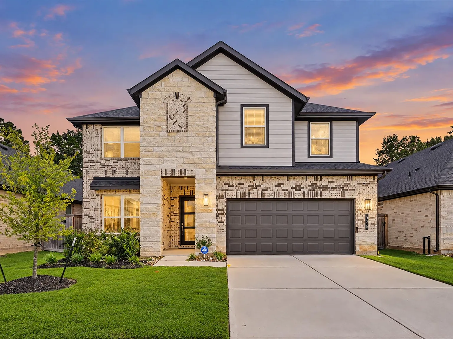 4 bed, 2.5 bath, 2599 sqft, $3,500 — Photo 1