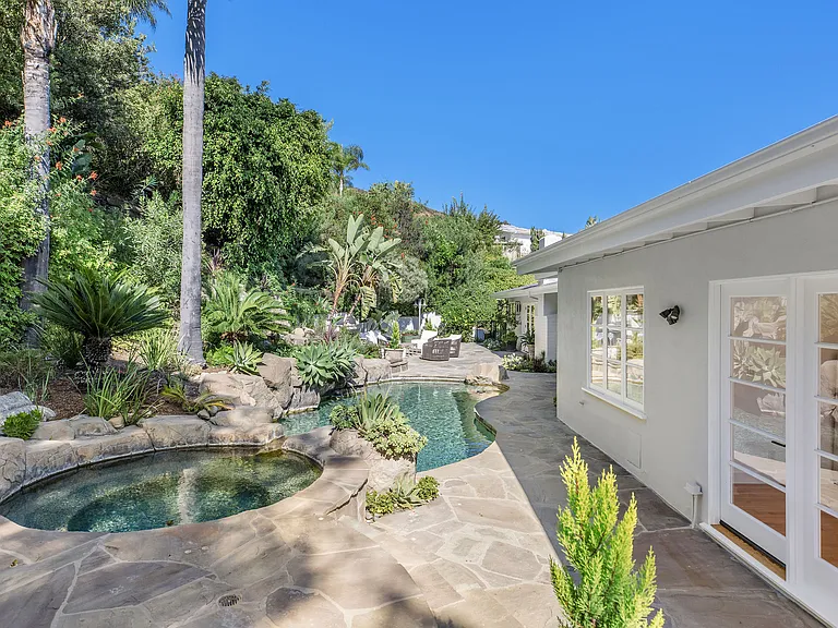 341 Surfview Dr — Photo 17