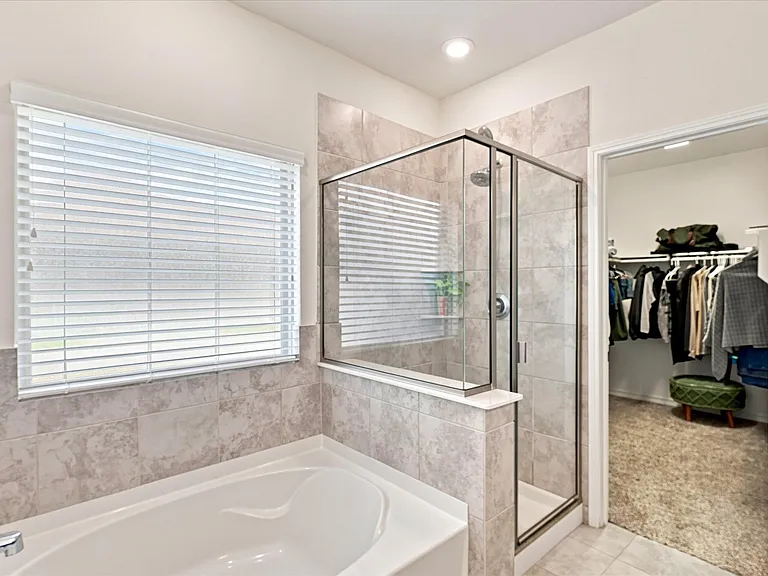 2613 Wayne Ave — Photo 2