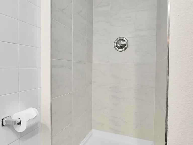 2245 S Franklin St — Photo 34