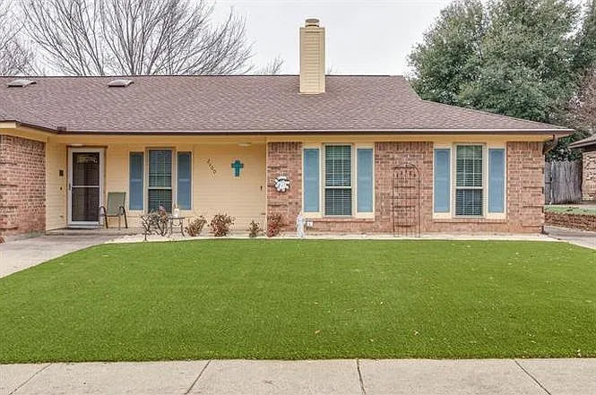 2400 Oakmont Dr