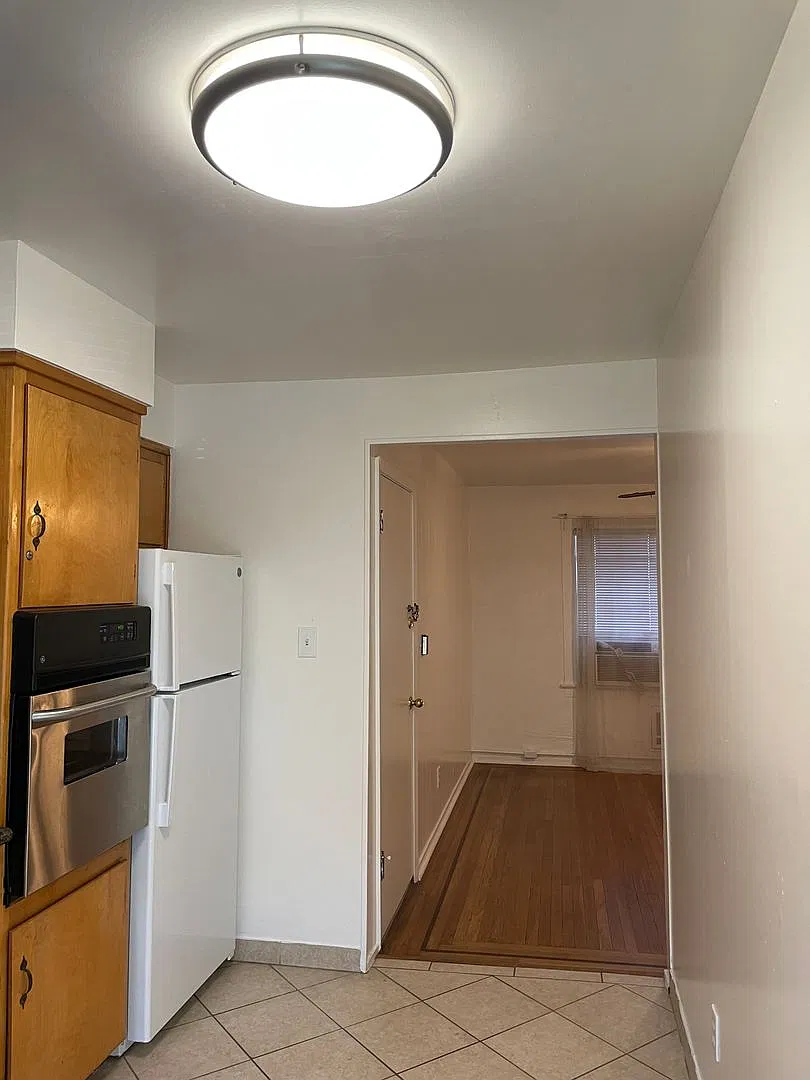 20thST1401 — Photo 3