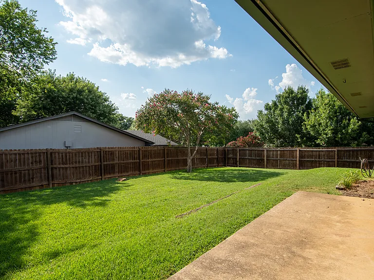 1719 Sagebrush Trl — Photo 25