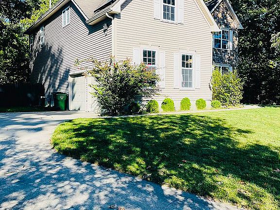 3rd image of 117 Camellia Ln