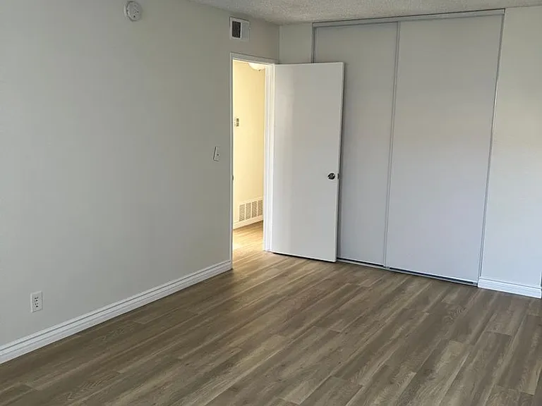 602 Cypress — Photo 7