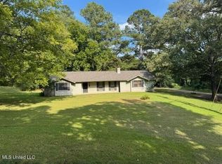 1713 Sherwood Cir, Yazoo City, MS 39194