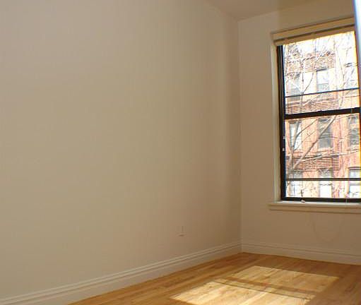 3rd image of 311 W 48th St APT 1