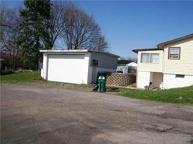 Building Photo 3