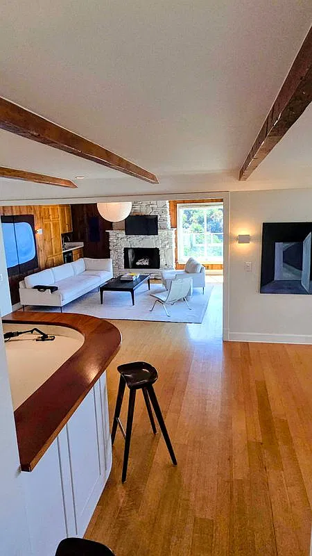 3 bed, 2.0 bath, 1543 sqft, $9,000 — Photo 3