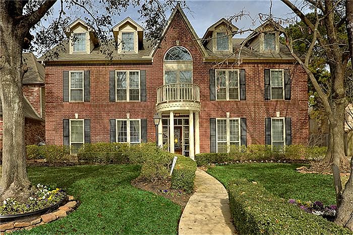 Welcome home 8114 Pheasant Glen!