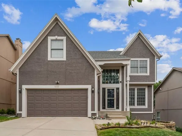 7233 Cottonwood St, Shawnee, KS 66216