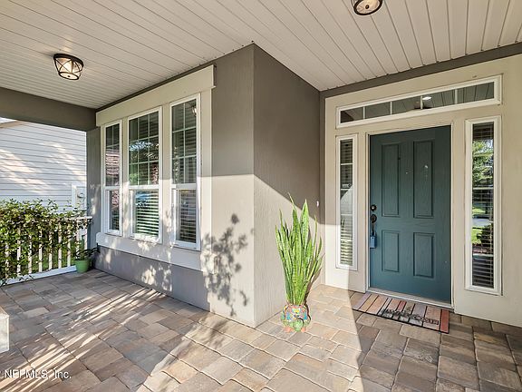 2nd image of 690 Aspen Leaf Dr