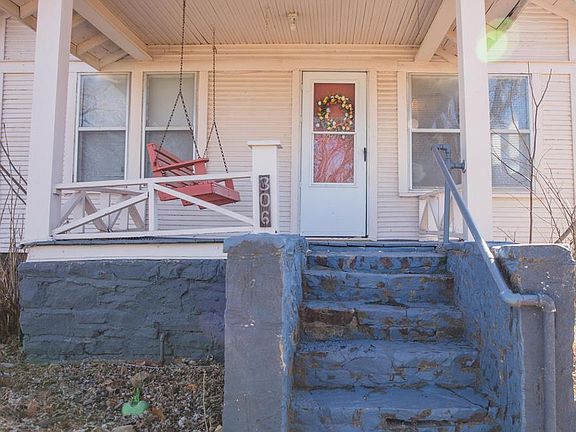 3rd image of 306 N Main St