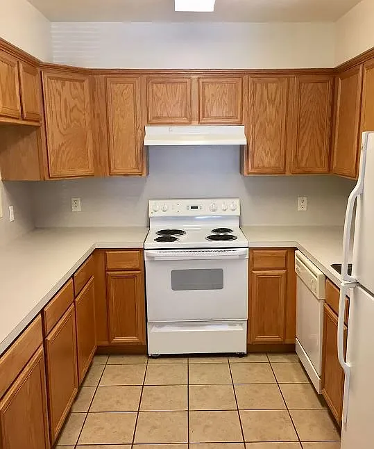 3 bed, 1324 sqft, $1,400 — Photo 4