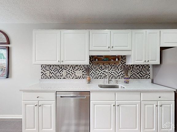 5th image of 4951 N Arbor Woods Ct APT 204