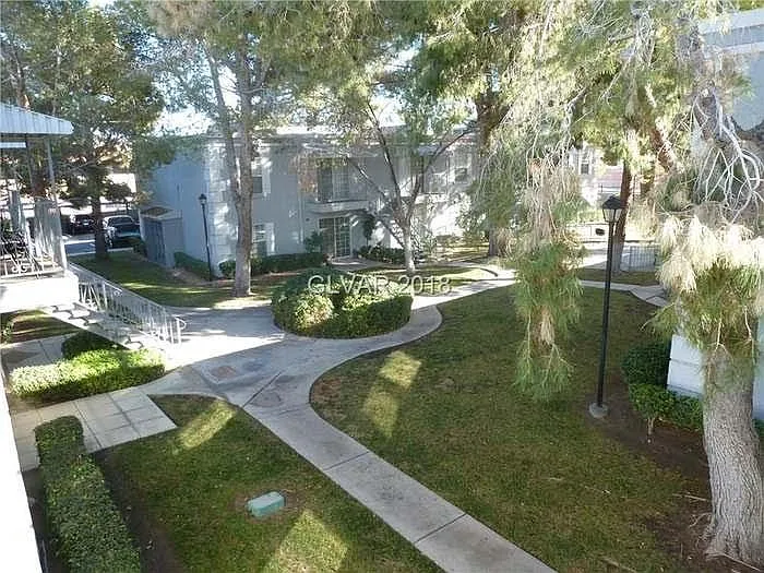 3823 S Maryland Pkwy — Photo 18