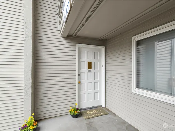 17302 NE 45th Street #105, Redmond, WA 98052